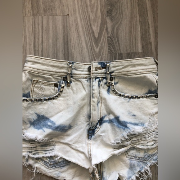 H&M Shorts - Picture 4 of 4